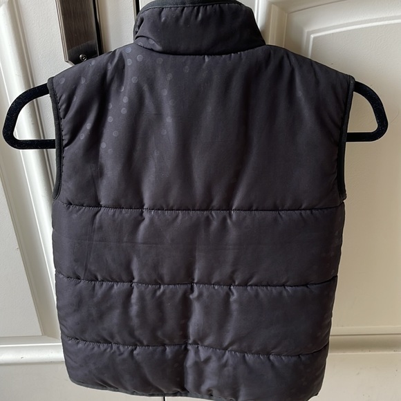 H&M Youth Zippered Vest size 8-10years black with faint dots - Picture 8 of 8